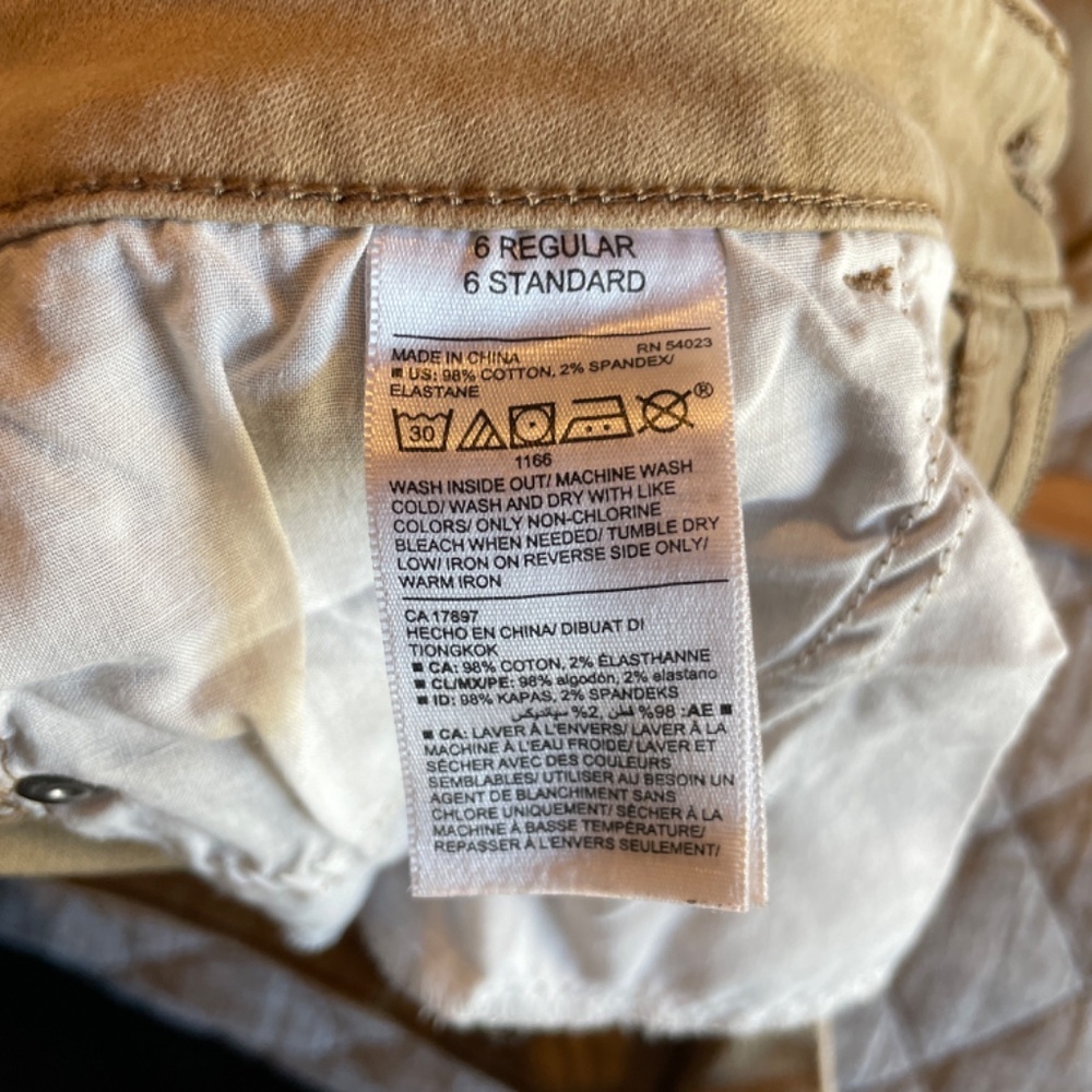 Old Navy Rockstar Mid-Rise Stretch Skinny Jeans - Size 6 - 2 pairs - Picture 14 of 15